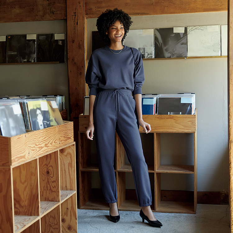 リラックススウェットシャツ、スウェットパンツ