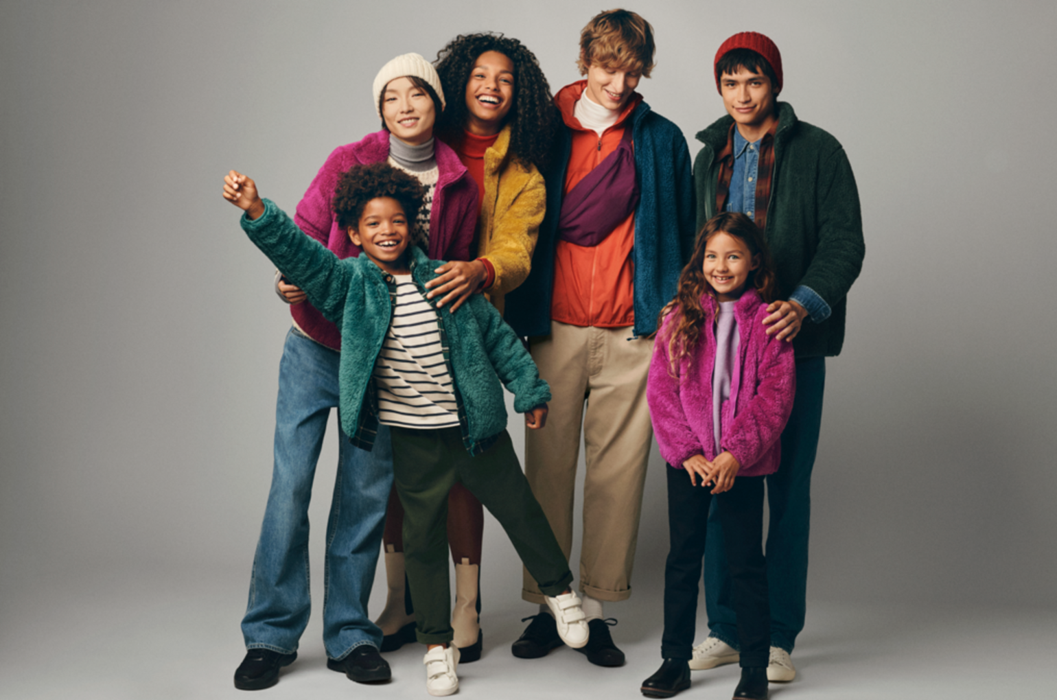 models wearing UNIQLO fluffy fleece