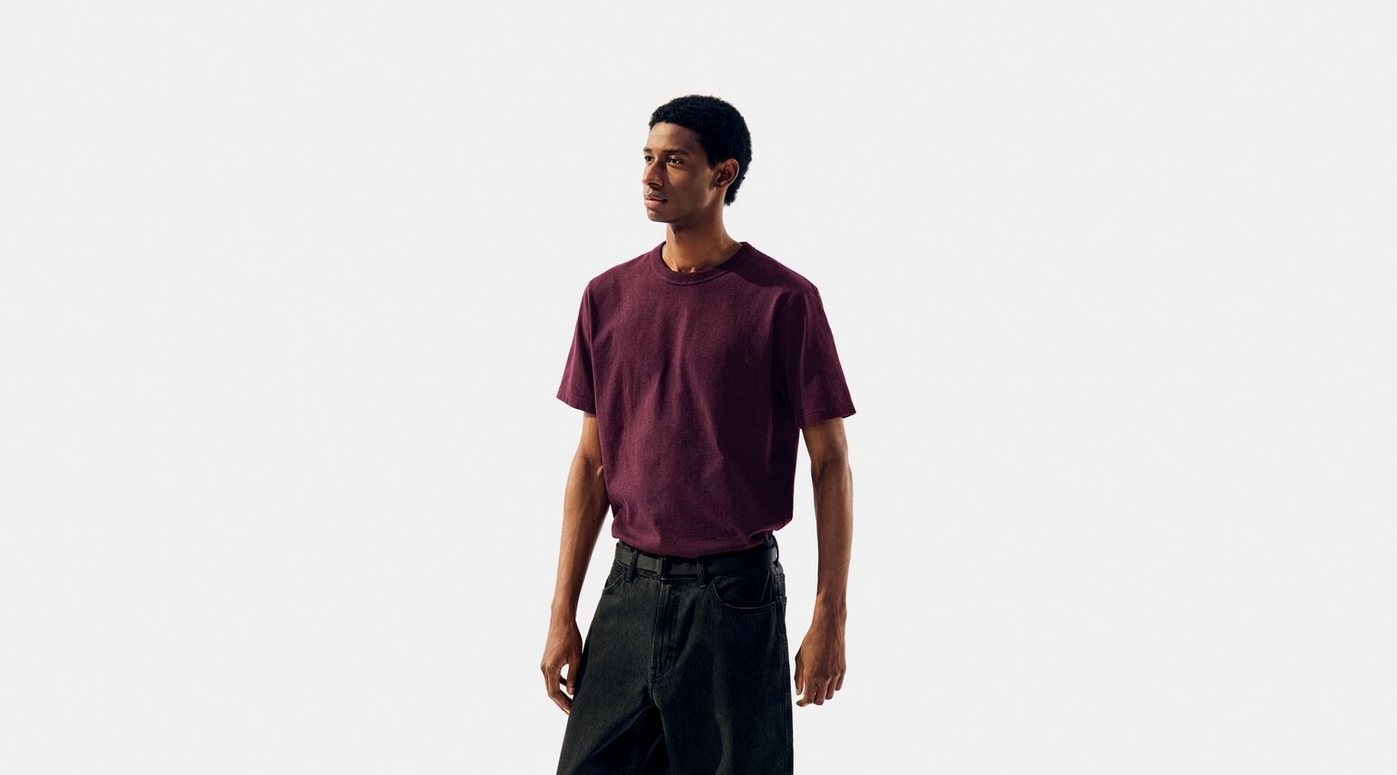 model wearing Uniqlo U Autumn/Winter 2023