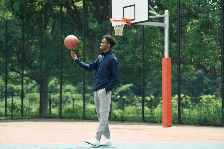 man wearing UNIQLO Fleece Stretch Jacket