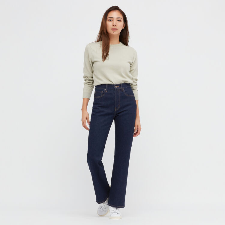 woman wearing UNIQLO flared jeans and top