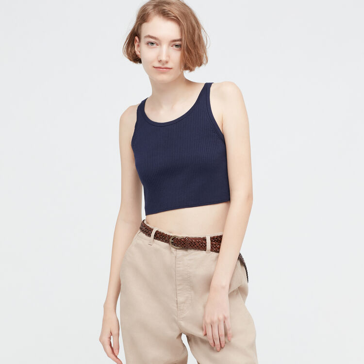 woman wearing UNIQLO supima cotton cropped top