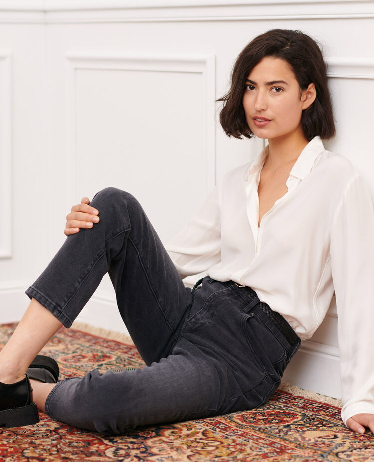 model wearing Comptoir des Cotonniers silk shirt and grey jeans