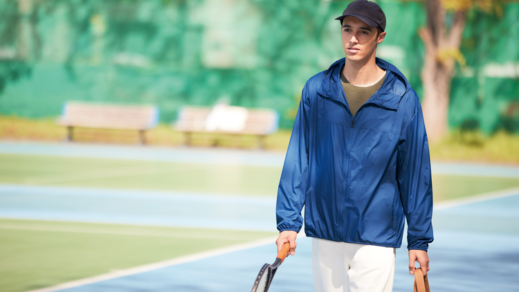 model wearing UNIQLO UV protection parka and T-shirt 