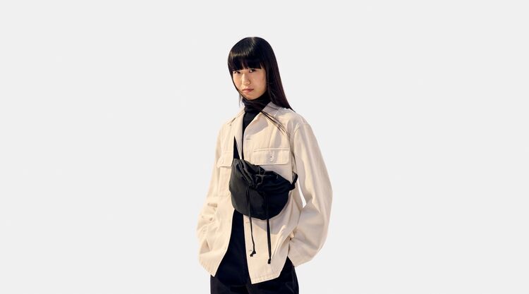 model wearing Uniqlo U Autumn/Winter 2023