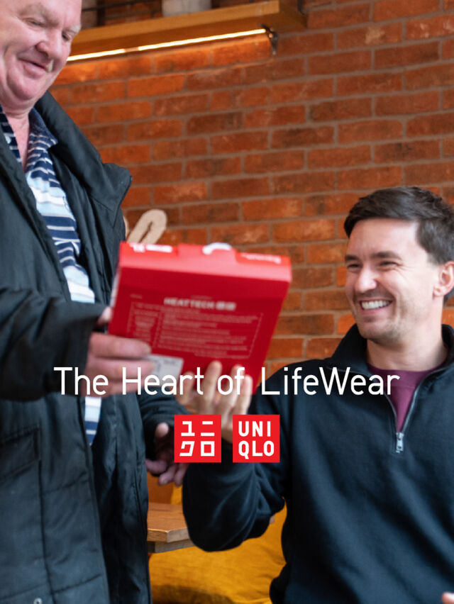 Gordon Reid donating HEATTECH