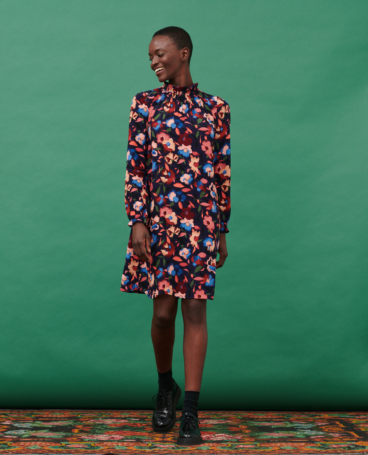 model wearing Comptoir des Cotonniers floral print dress