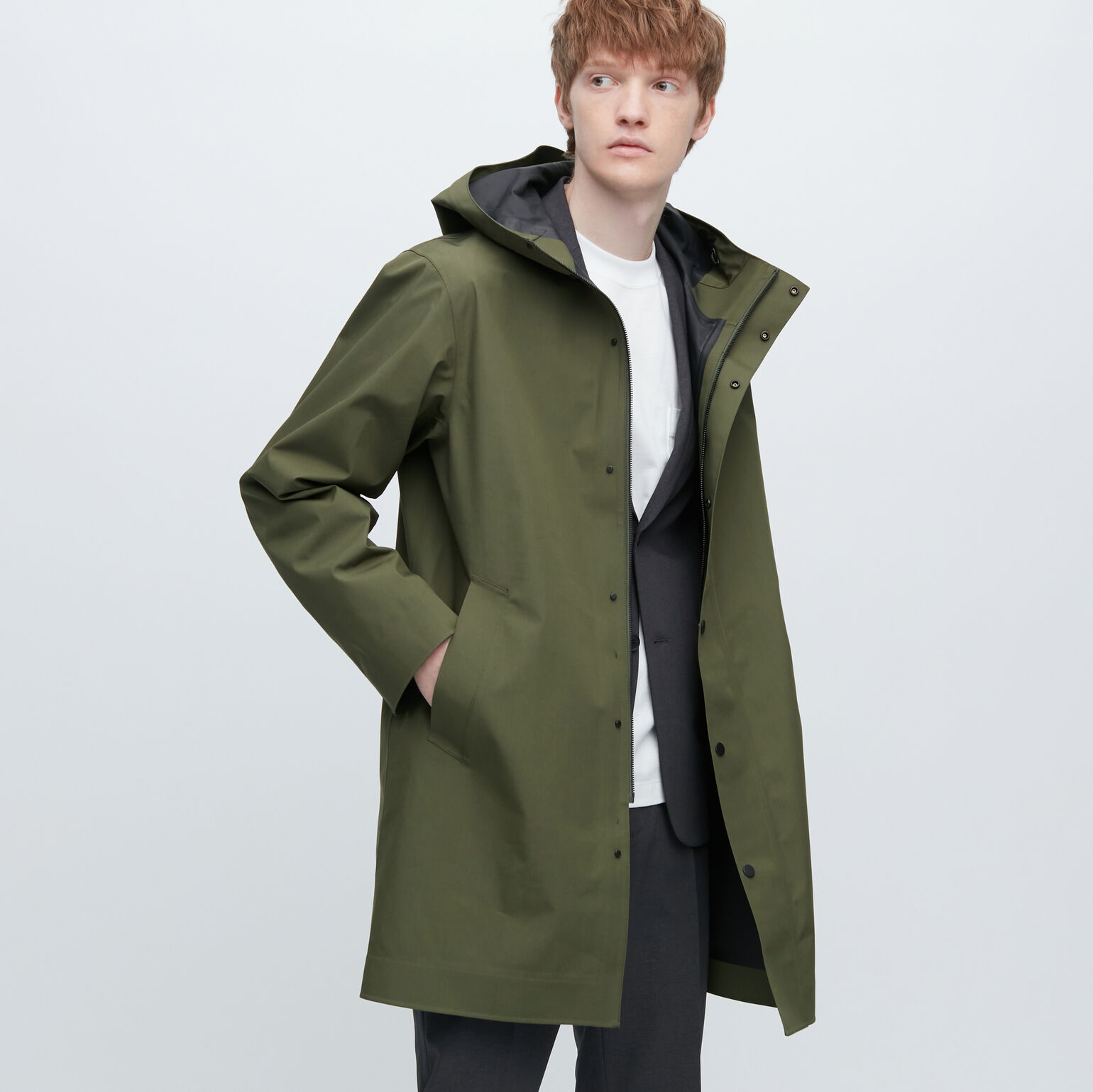 model wearing UNIQLO BLOCKTECH