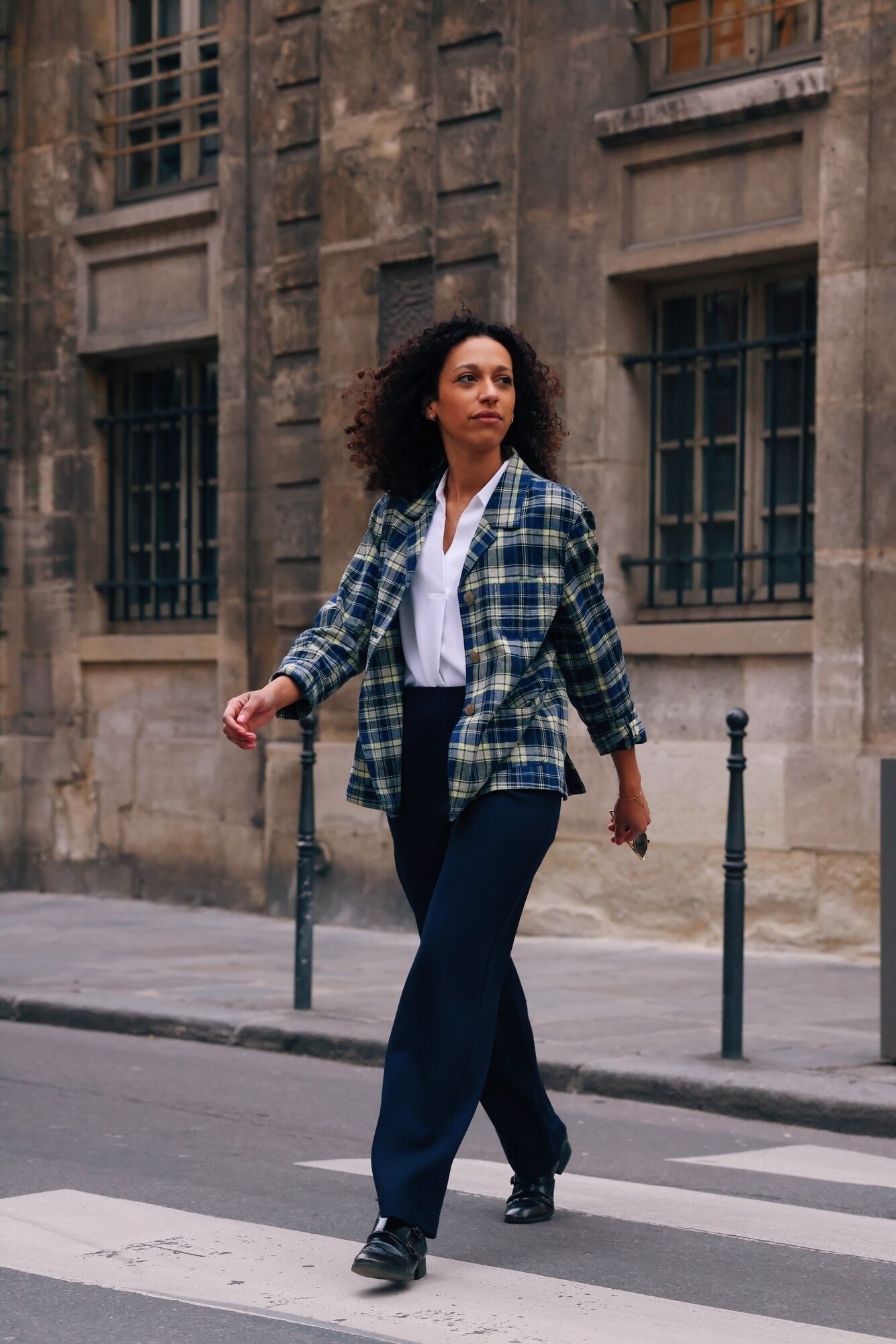 model wearing Ines de la Fressange Spring/Summer 2023