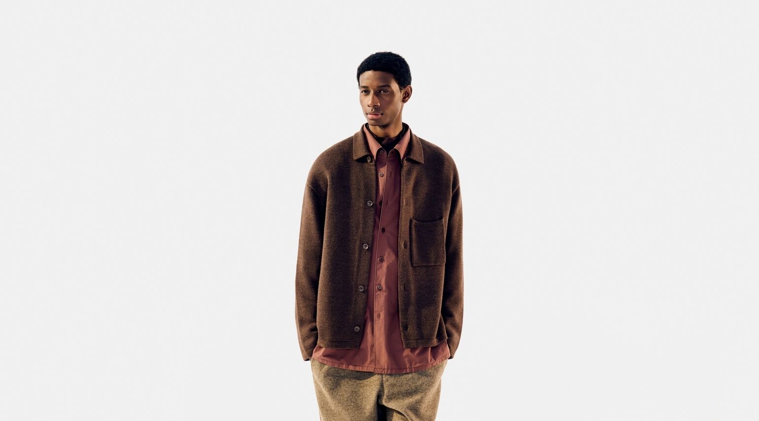 model wearing Uniqlo U Autumn/Winter 2023