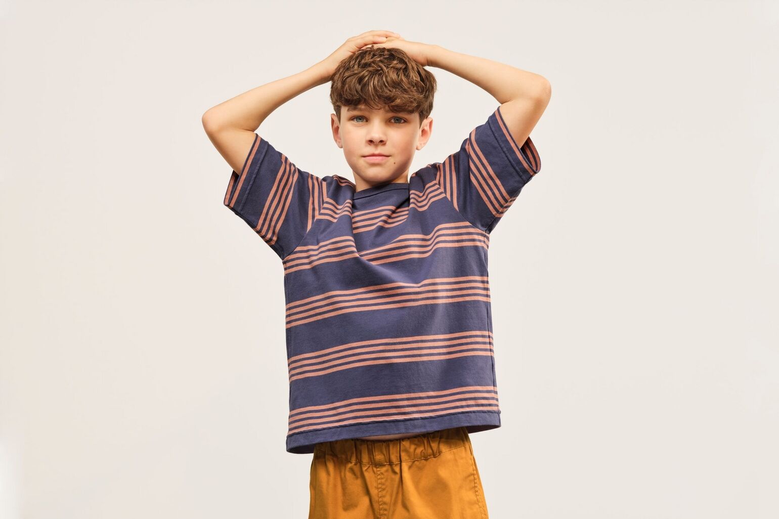 photo dun t-shirt rayé enfant uniqlo u