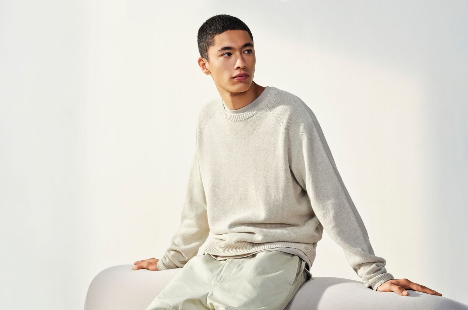photo dun pull homme uniqlo U