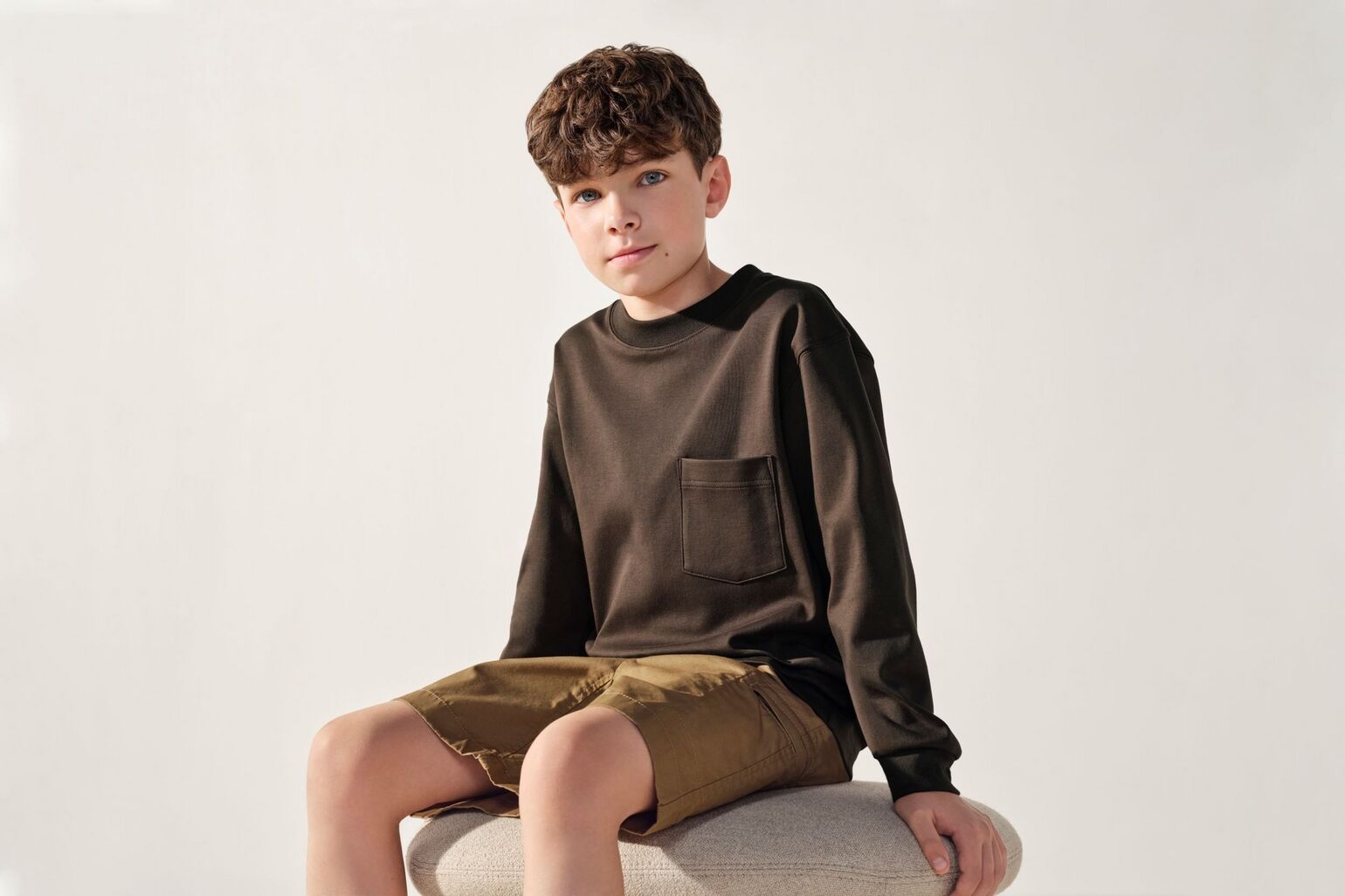 photo dun t-shirt enfant manches longues uniqlo u