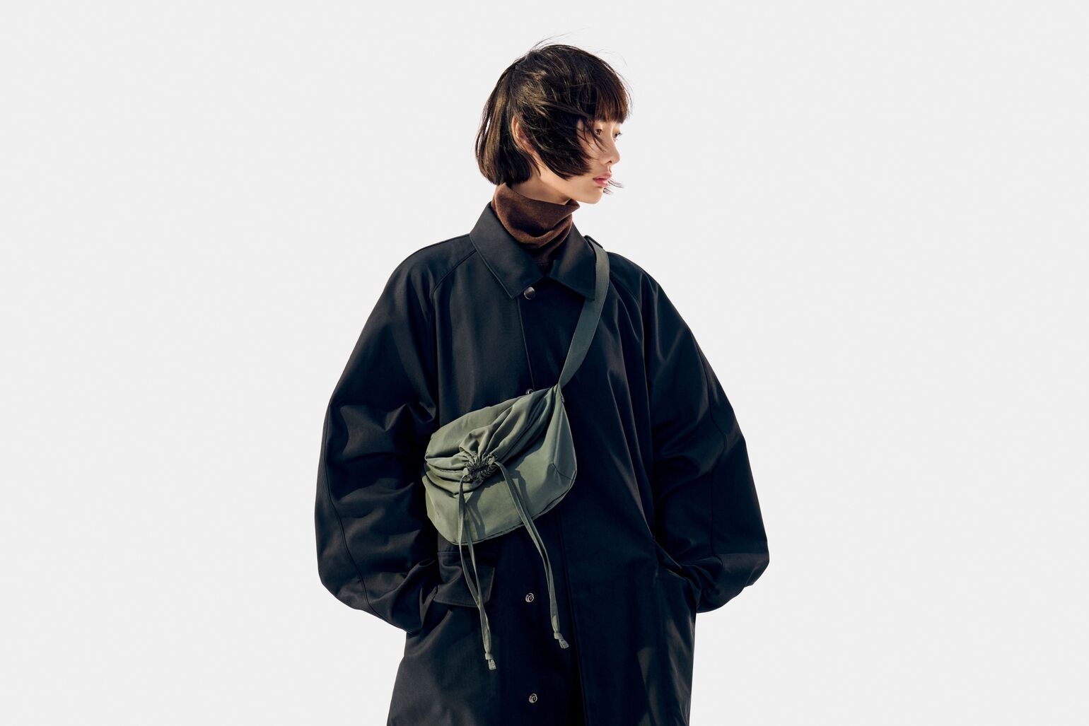 model wearing Uniqlo U Autumn/Winter 2023