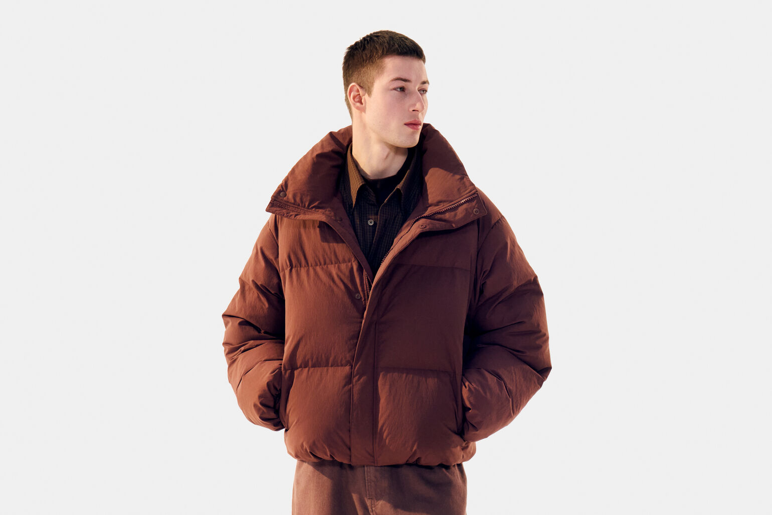 model wearing Uniqlo U Autumn/Winter 2023