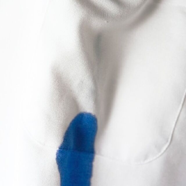 8 Cara Menghilangkan Noda Tinta di Baju