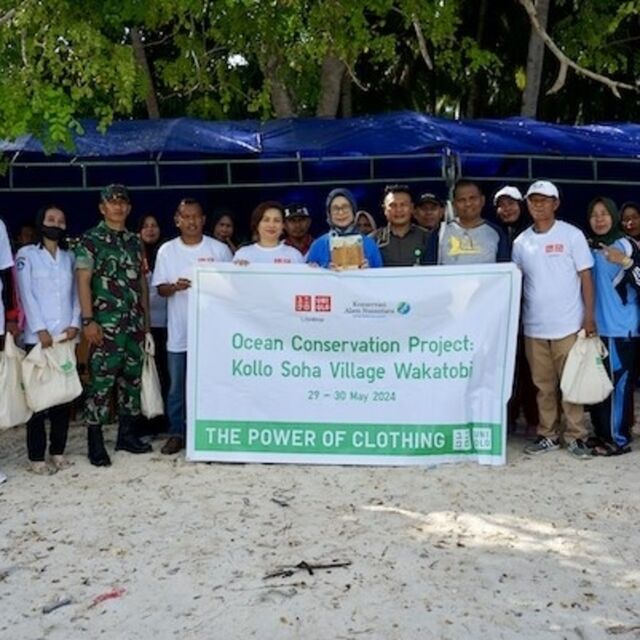 Ocean Conservation Project: UNIQLO Berkontribusi dalam Konservasi Laut, Lakukan Aksi Bersih Pantai dan Edukasi Sampah untuk Masyarakat di Wakatobi