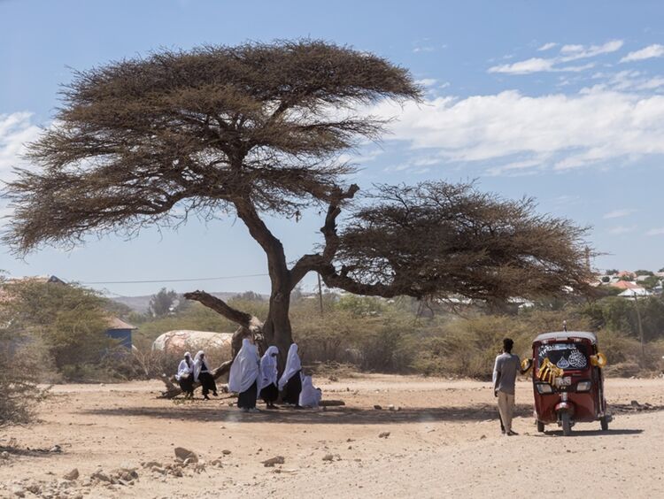 School children from the Aw-barre refugee camp in Jijiga. Ethiopia © Lindokuhle Sobekwa Magnum Photos