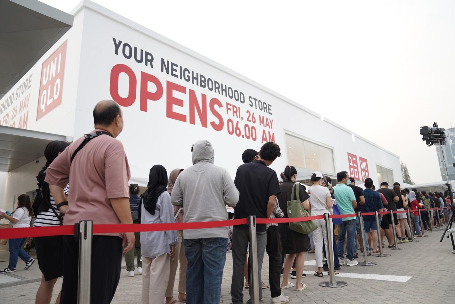UNIQLO 1st Neighborhood Store in Indonesia Resmi Dibuka, Masyarakat Sambut dengan Antusias