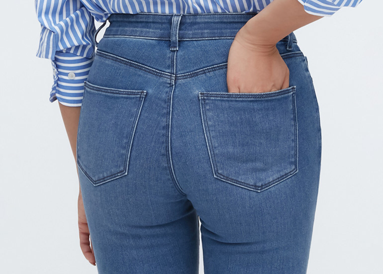 7 Cara Merawat Celana Jeans yang Tepat Supaya Awet
