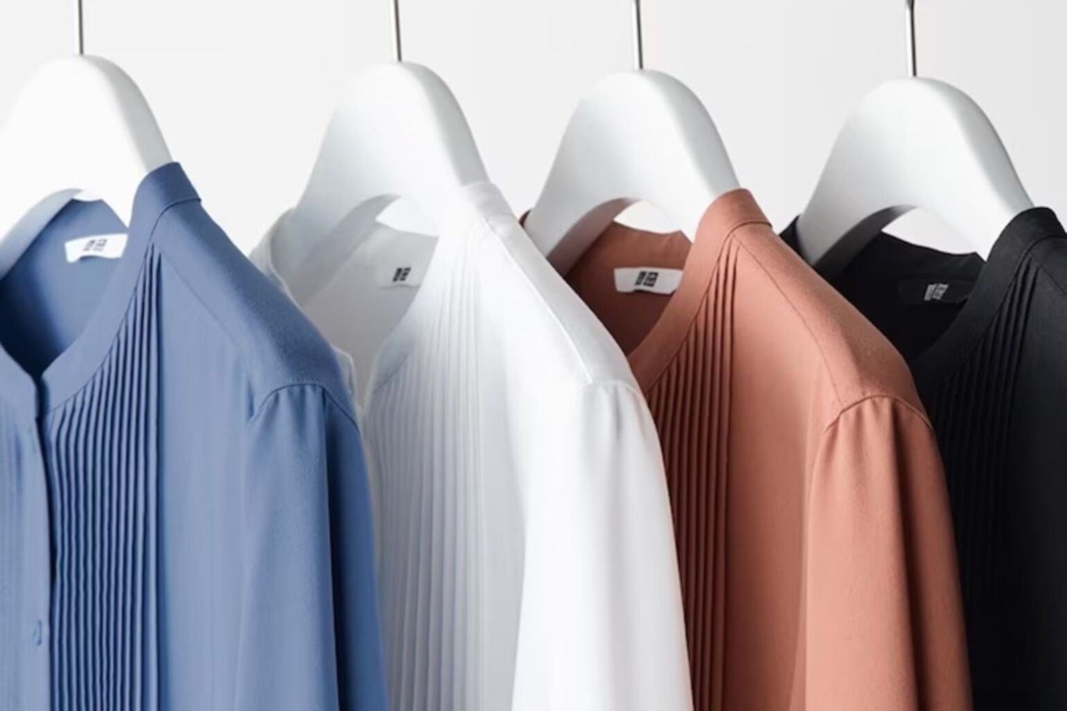 5 Model Blus Polos Modern, Cocok untuk Kerja