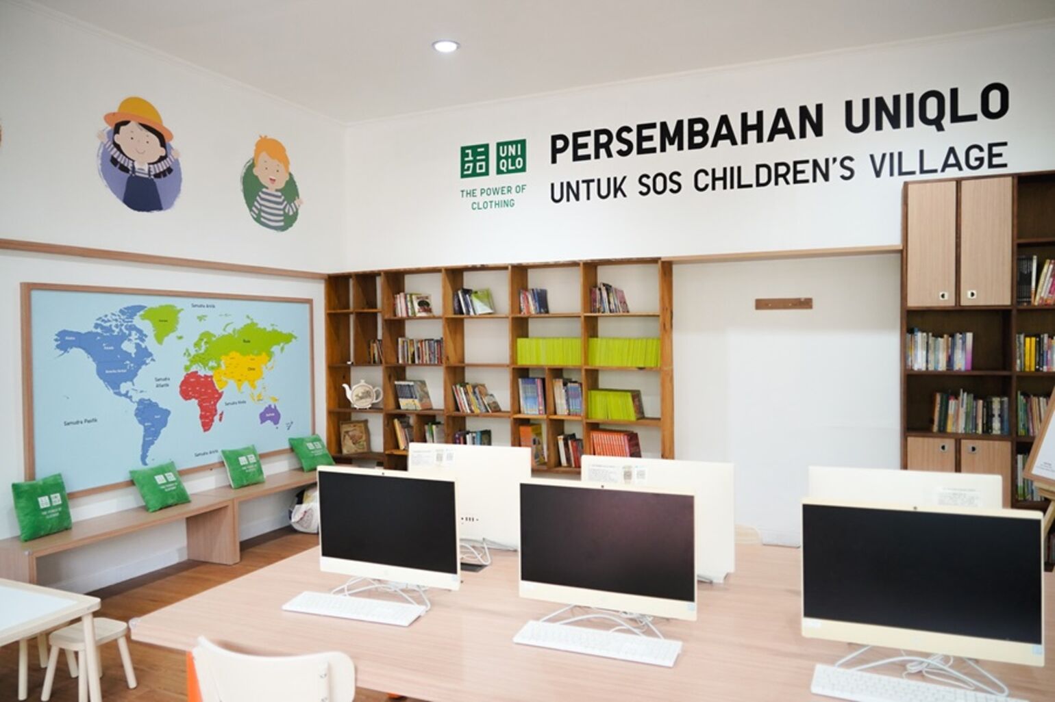 Clothing Corner UNIQLO