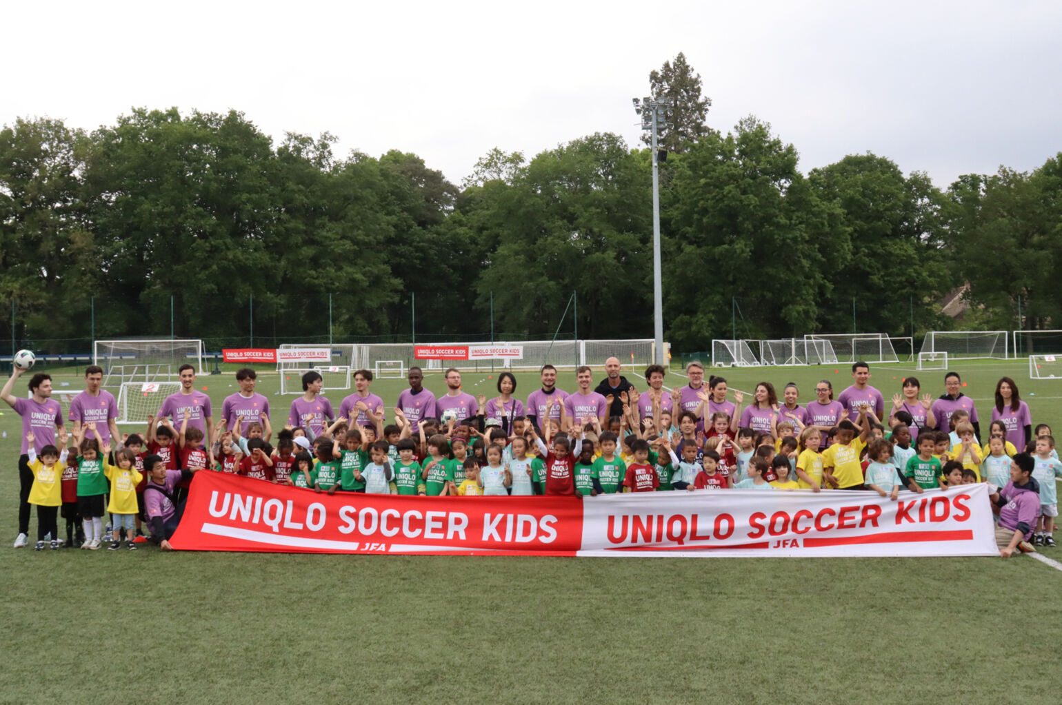 120 Anak-anak Berpartisipasi dalam JFA UNIQLO Soccer Kids di Prancis