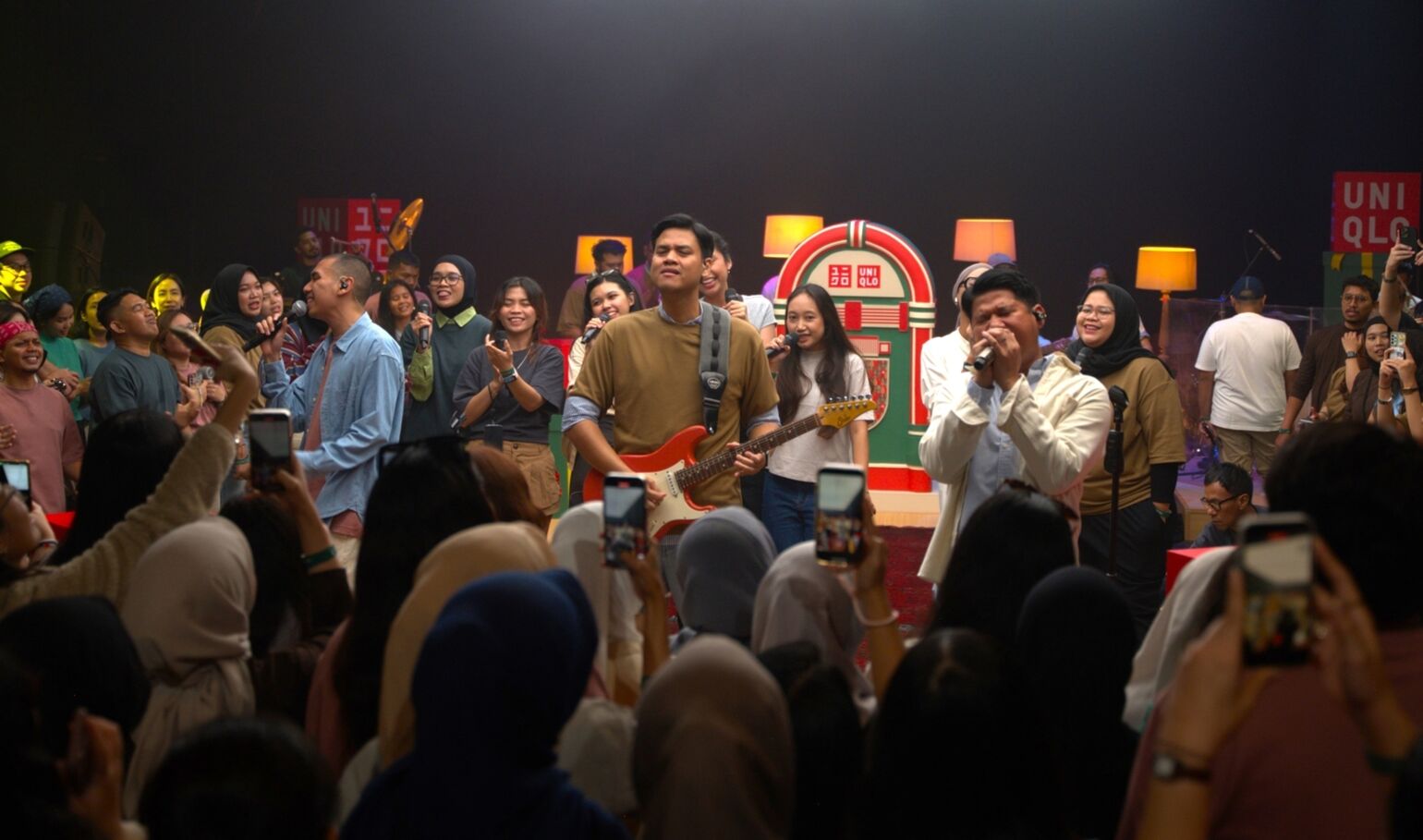 UNIQLO Holiday Jukebox: Merayakan Momen Liburan Lewat Musik 