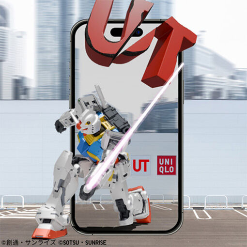 With AR activation, Gundam appears at UNIQLO!