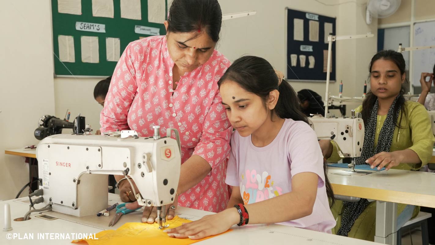 Empowering young adults living in slums to break free from poverty. Job assistance project with UNIQLO India