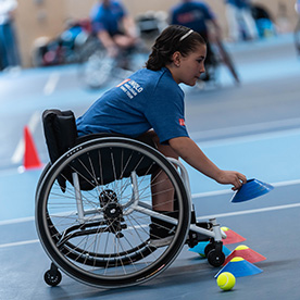 コーチ指導のもと、マーカーやボールを使った練習をたくさんこなし、スキルアップを目指した子どもたち。