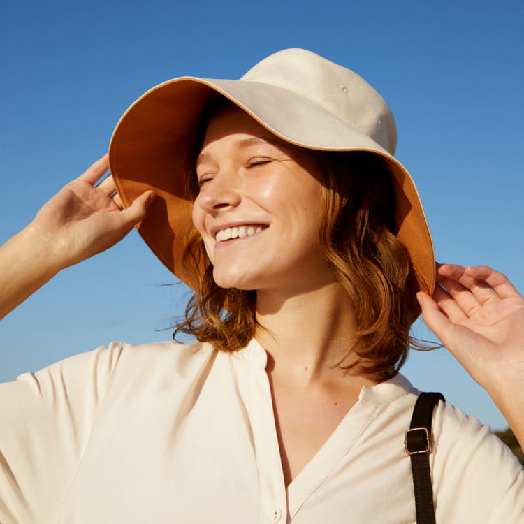 UNIQLO and INES DE LA FRESSANGE Spring/Summer Collection