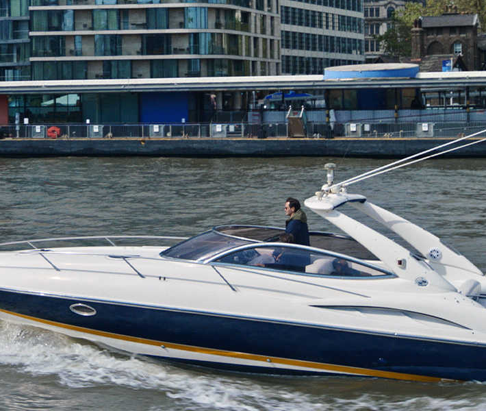 THE RIVER THAMES, CENTRAL LONDON