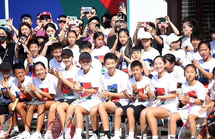 Federer returns to Shanghai—the city he loves, loves him back.