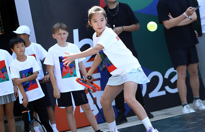 ユニクロ公式 | Around the World with Roger Federer ユニクロ公式 | Around the World with Roger Federer