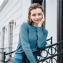 Knitted jumpers & cardigans