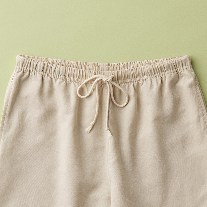 Pants that are easy to wear and durable.