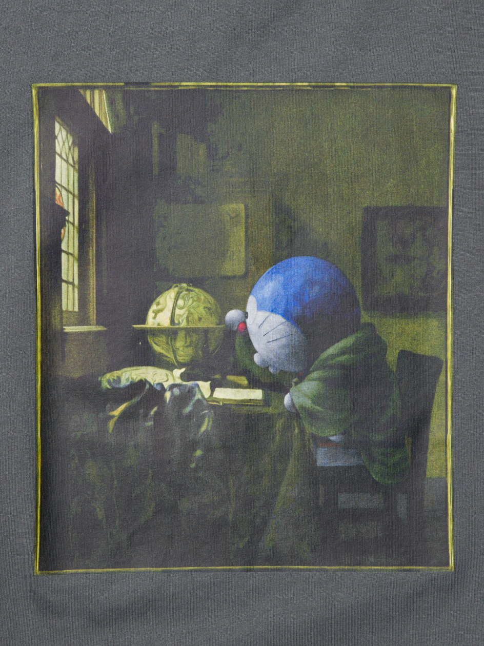 Doraemon meets the Louvre UT <br class='u-only-pc'>Graphic T-Shirt