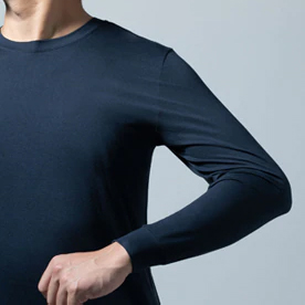 ストレッチ性の高い素材が体の動きにフィットし着心地抜群。