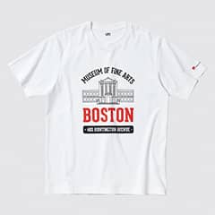 ミュージアムズ・オブ・ザ・ワールド コレクション UT グラフィックTシャツ Boston（半袖・レギュラーフィット）
