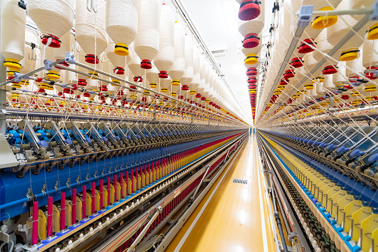 We aimed for textured structure and durability with our slub yarn