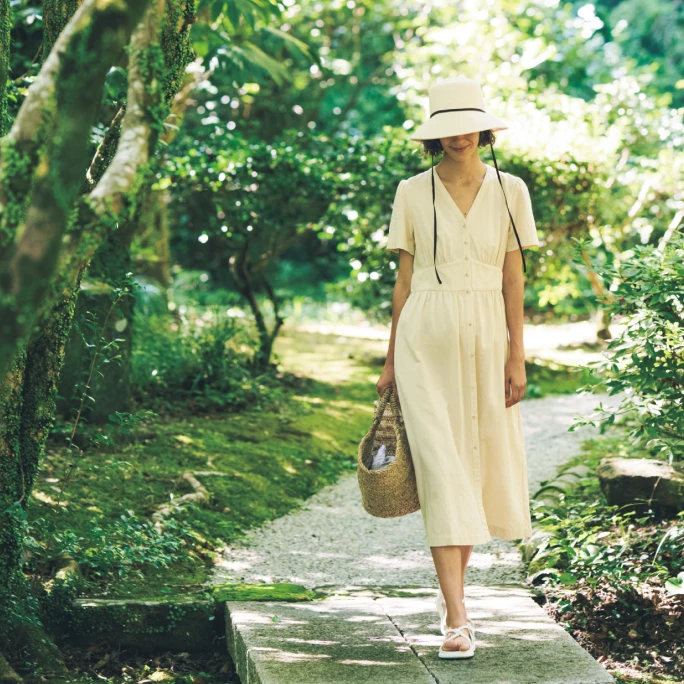 Light Tones, Natural Textures