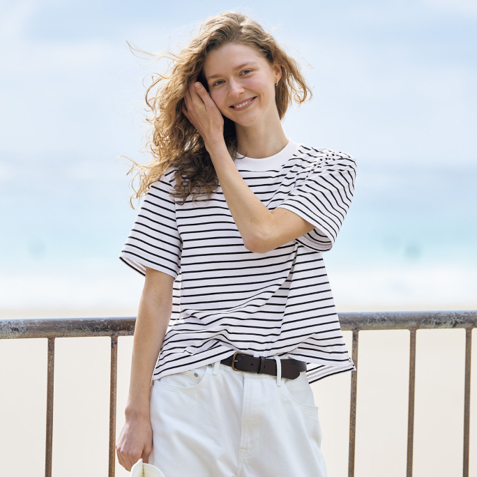 Chọn mẫu áo thun yêu thích từ 12 thiết kế cho mùa Xuân/Hè.