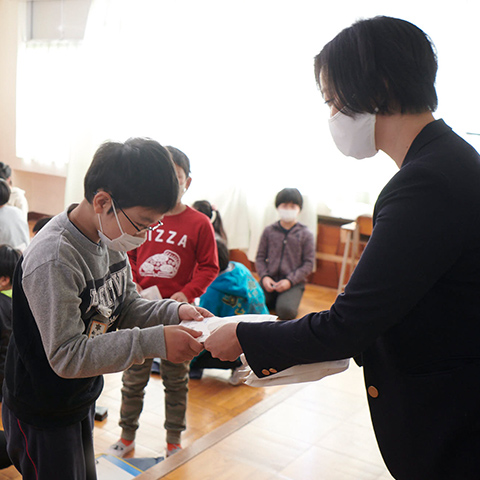 小学校新入生へのエアリズムマスク寄贈窓口のお知らせ 服のチカラを 社会のチカラに Uniqlo サステナビリティ