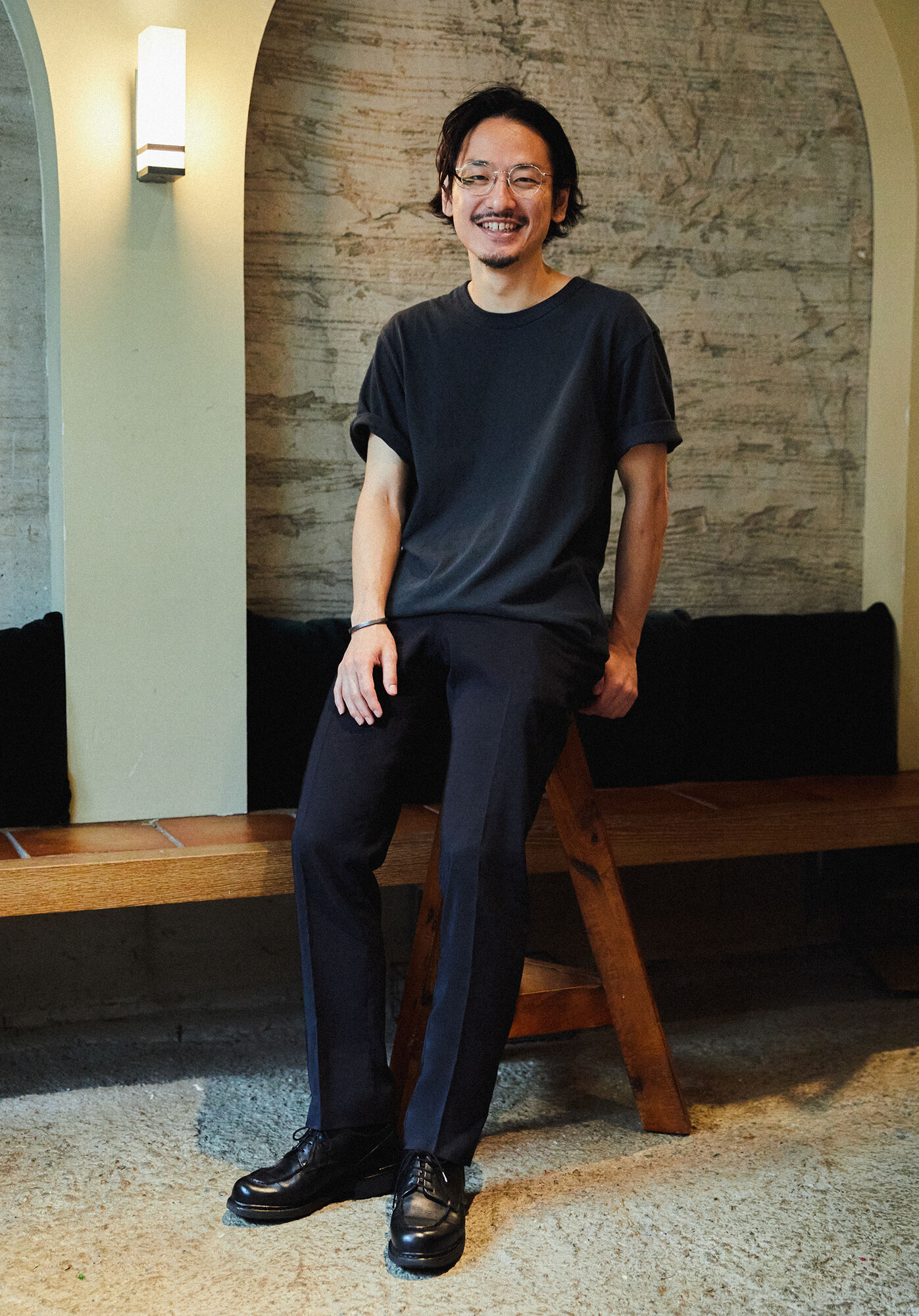 井澤さん正面全身