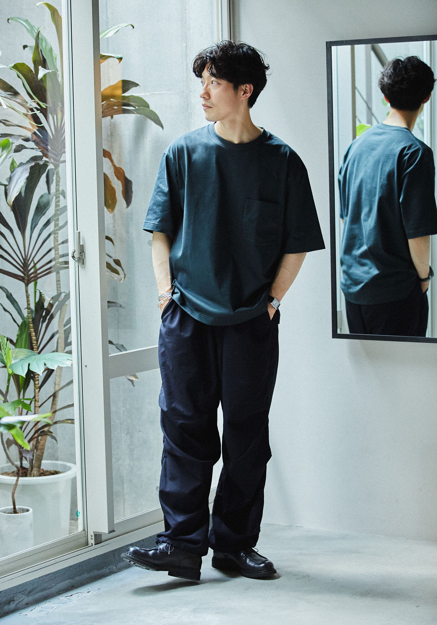 並木さん正面全身