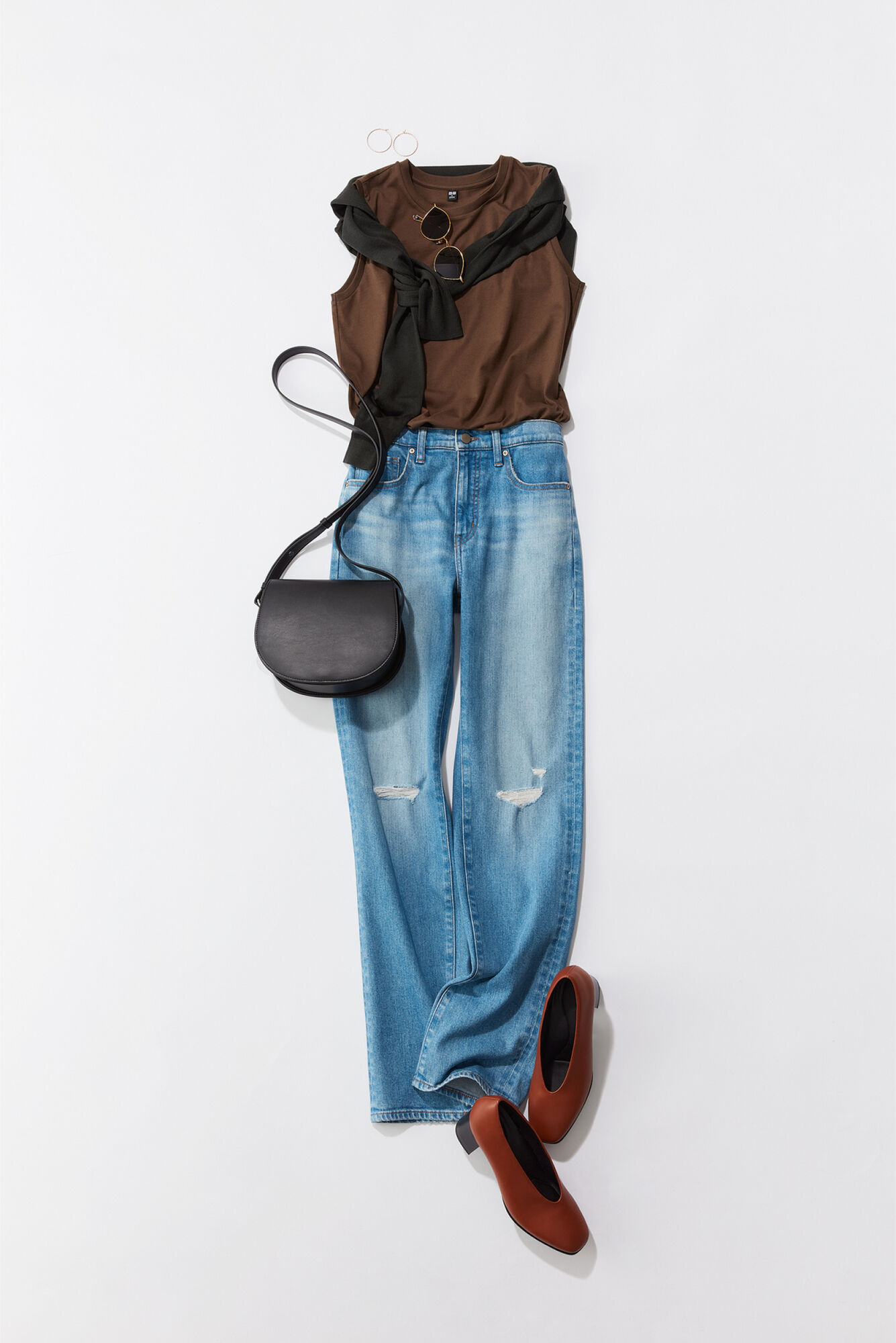 茶色いコンフィールタッチスクエアパンプスを使ったコーディネート