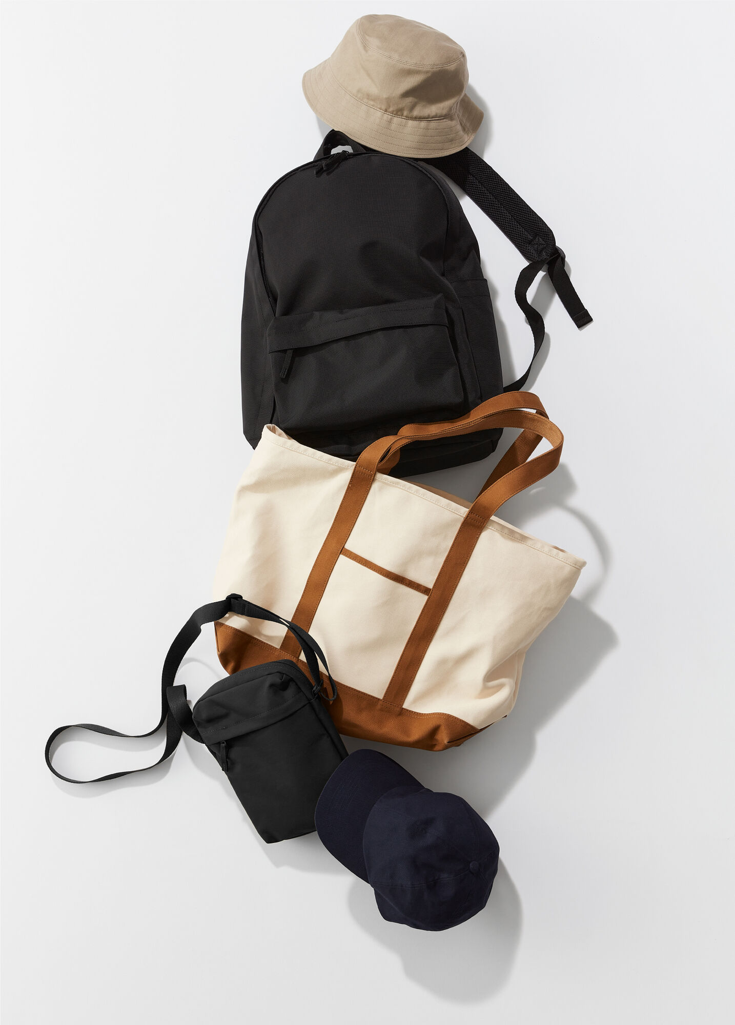 UVカットバケットハットやバックパックなどのメンズ小物4点