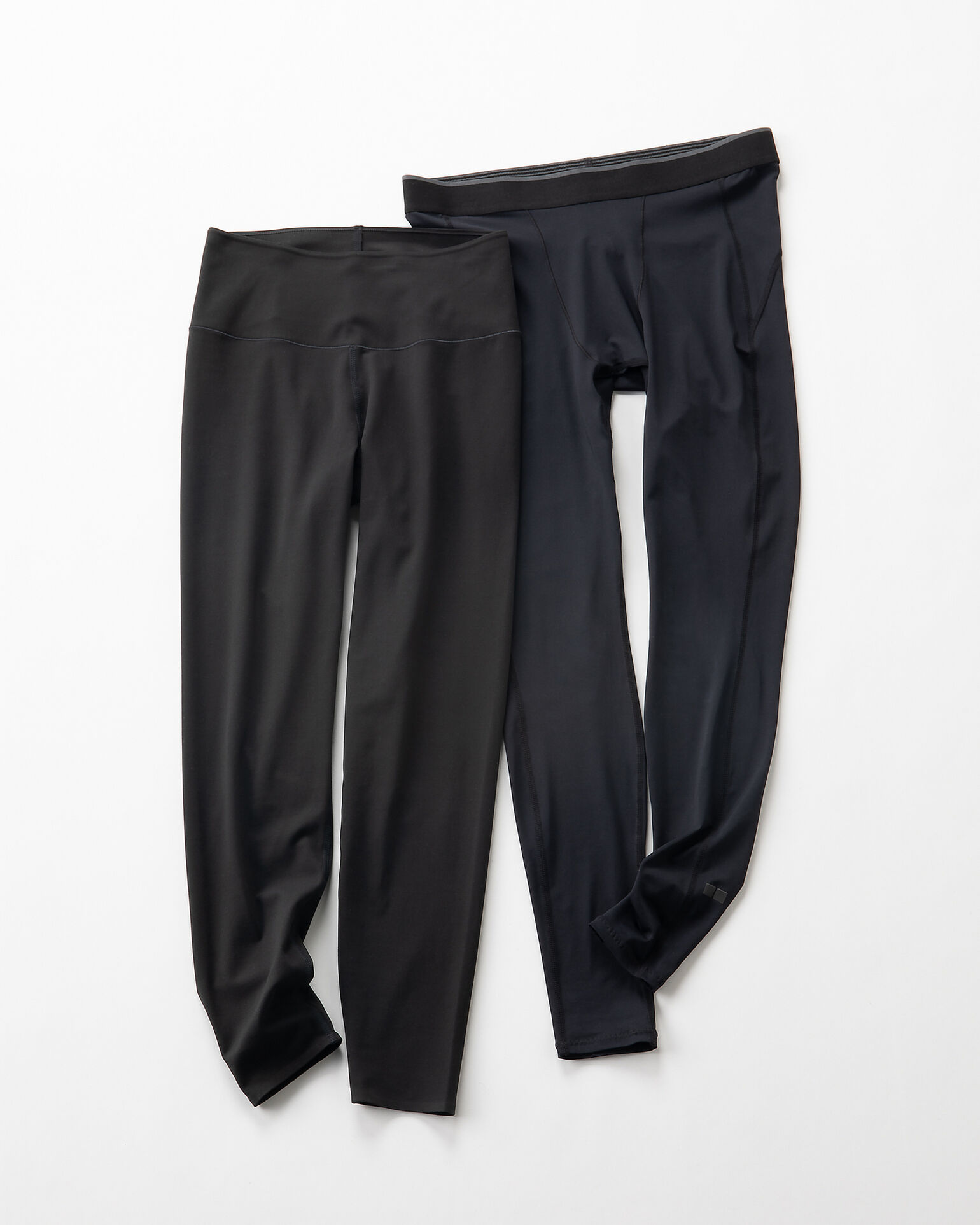 メンズのエアリズムUVカットパフォーマンスタイツとウイメンズのエアリズムUVカットソフトレギンス。