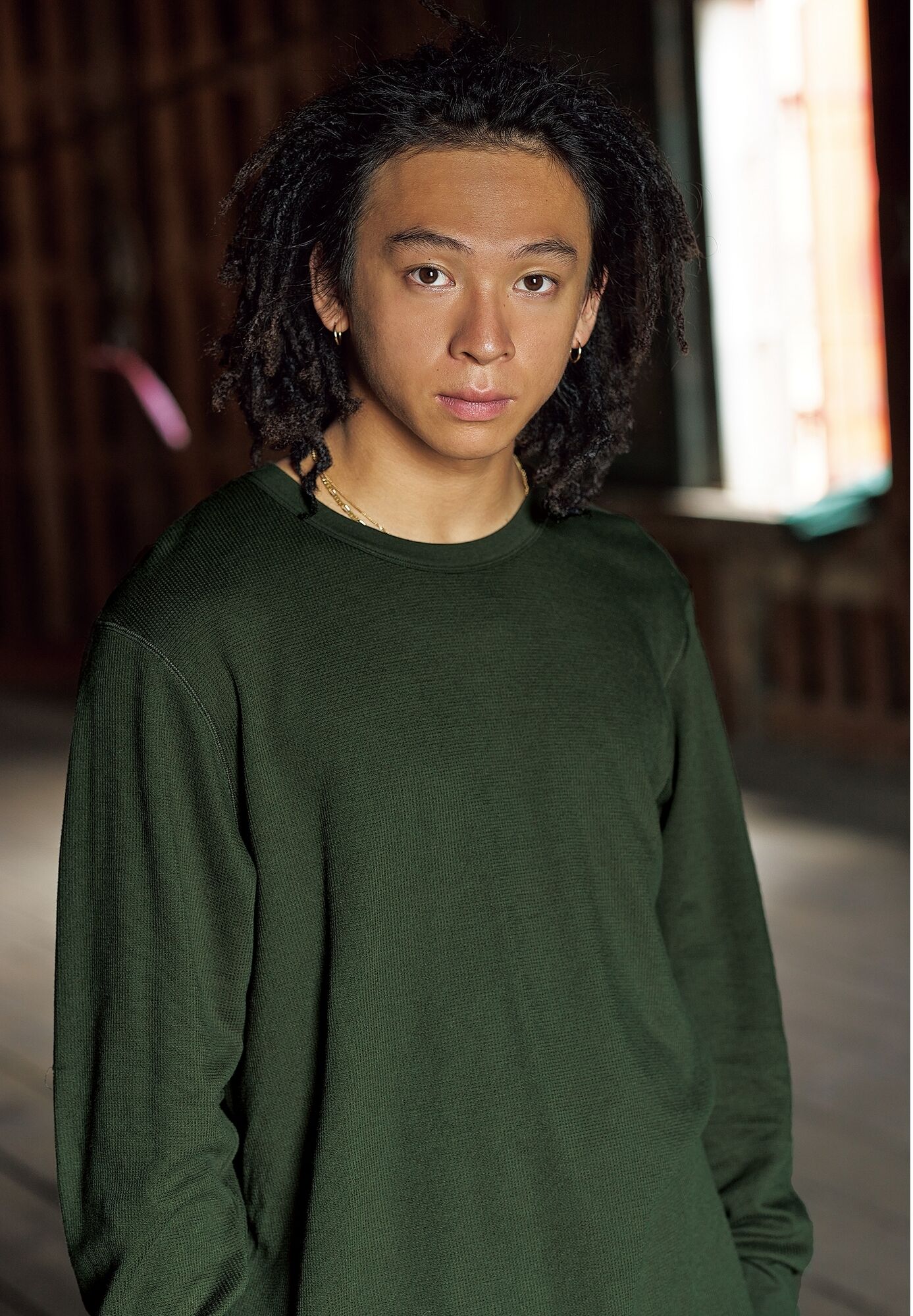 ヒートテックコットンワッフルクルーネックTを着た平野歩夢の画像